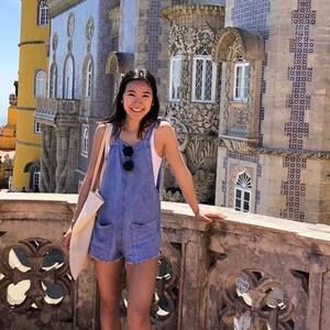 Meet your Posher, Olivia